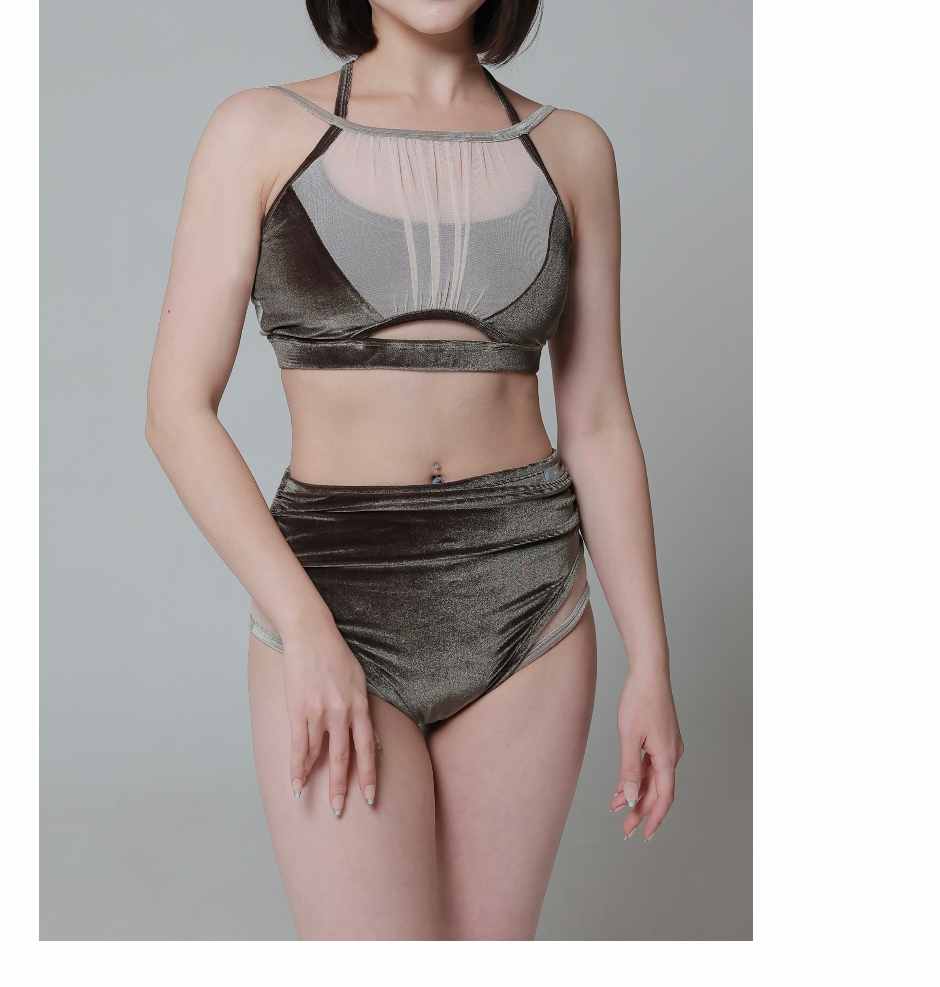 Swimsuit / underwear model wearing image - S1L11