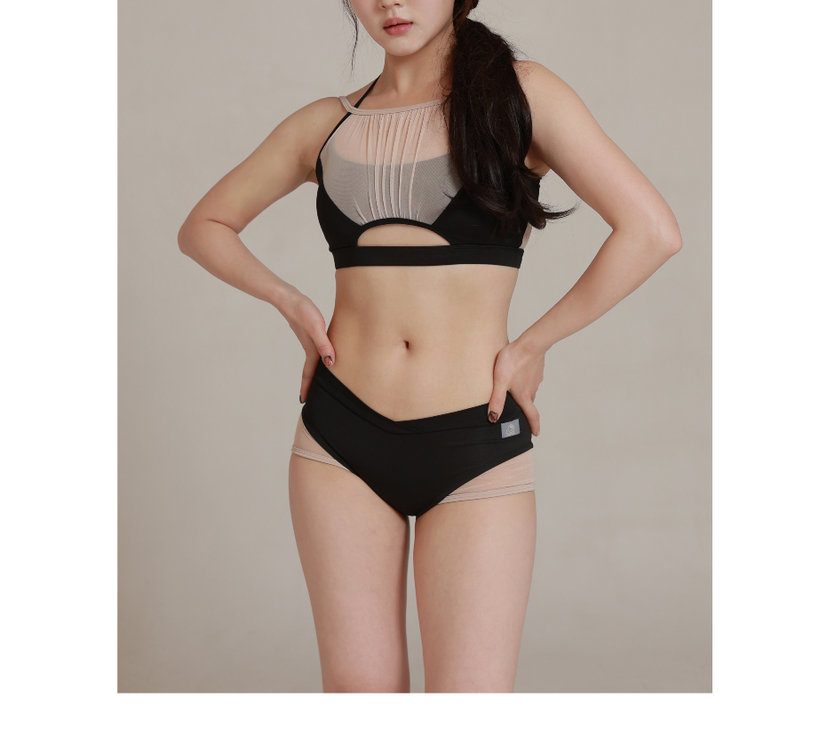 Swimsuit/Underwear Model Wear Image - S12L2