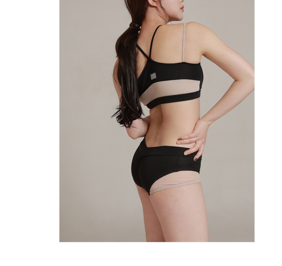 Swimsuit/Underwear Model Wearing Image-S13L1